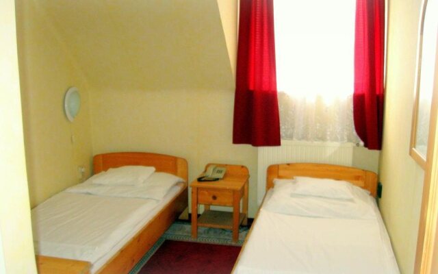 Oázis Hotel Étterem