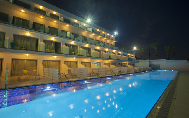 King Evelthon Beach Hotel & Resort