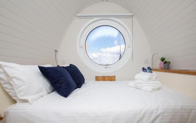 Samphire Ark 900 Boat