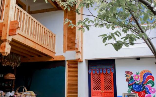 Shaxi Hill Flower Homestay