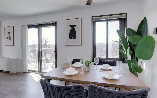 Executive Studio in Clarendon