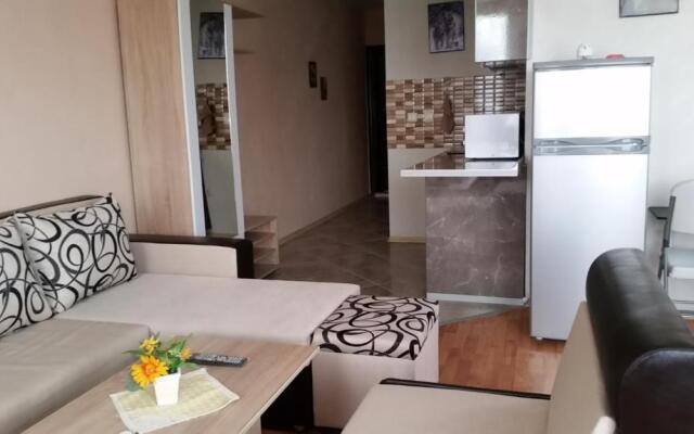 Studios in Ravadinovo