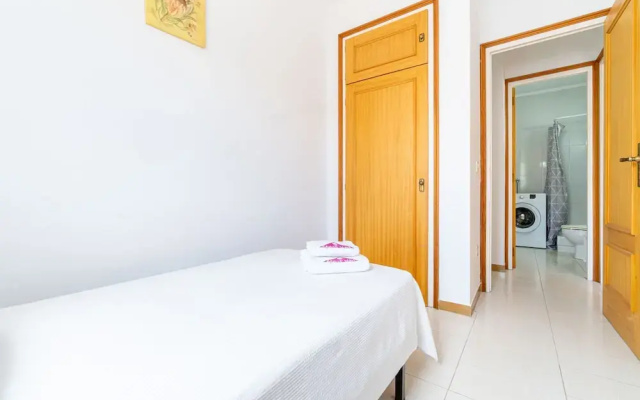 Apartment in Empuriabrava With Lake Views