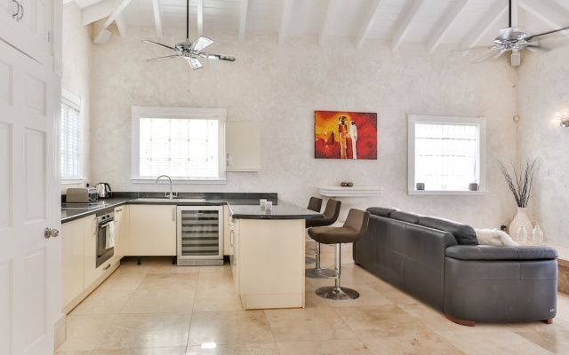Cayman Villa - Contemporary 4 bedroom Villa with Stunning Ocean Views 4 Villa by RedAwning — фото 2