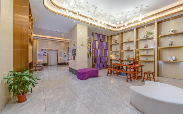 Lavande Hotel (Shenzhen Airport, Fuyong Metro Station)