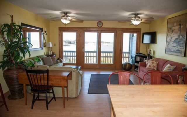 Sw 4 Seas-the-day 1 Bedroom Condo by RedAwning