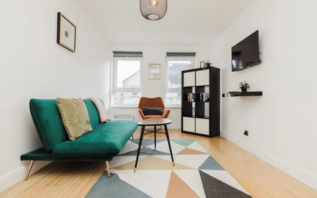 Welcoming 1BR flat near Park