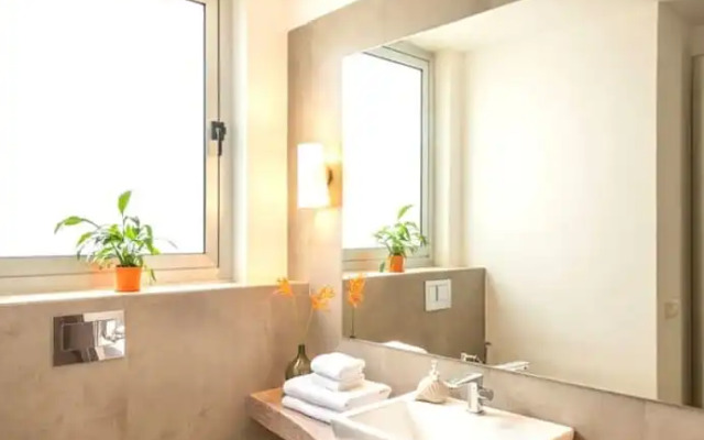 Modern Tropical 2bhk Near Beach Pool Garden