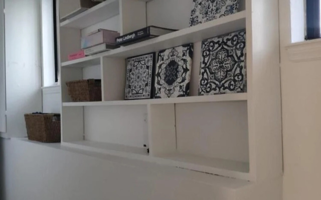 Dazzling Decent 1 Bedroom Apartment