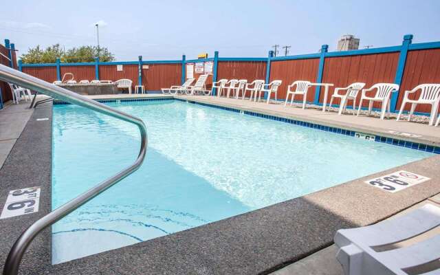 Rodeway Inn and Suites Spokane