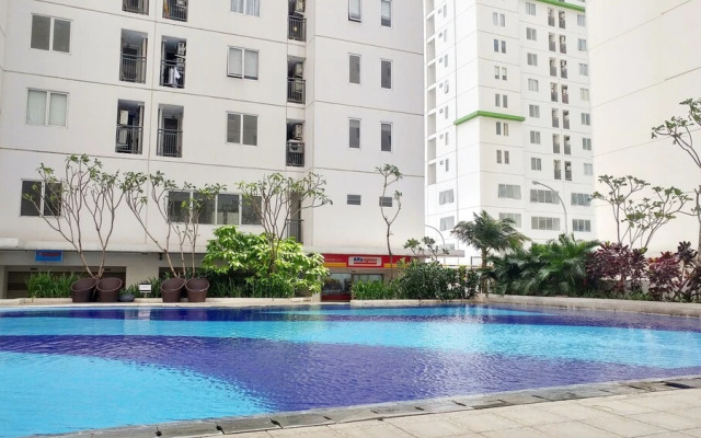 Simply & Clean Bassura City Apartment