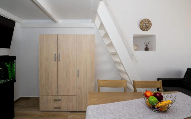 Sunny Apartment - Triovasalos