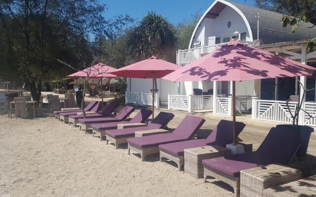 Meno Mojo Beach Resort