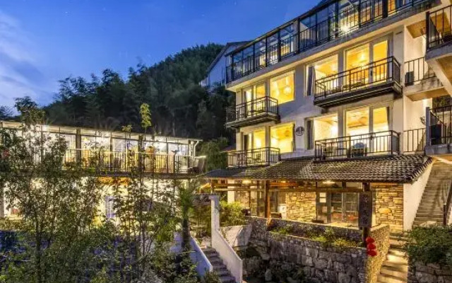 Yinju Shanshui Holiday Hotel