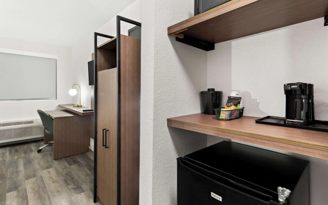 Surestay By Best Western Groves