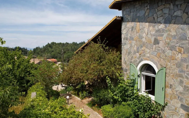 Achilles Country House