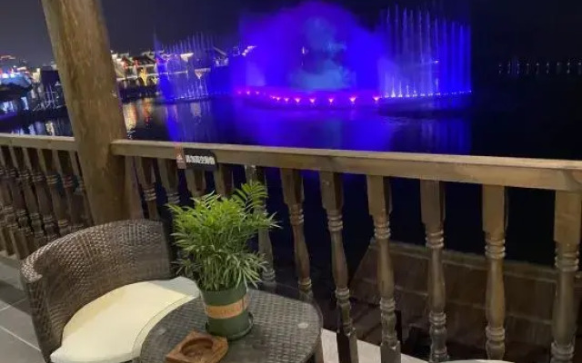 Fuyang Huaiwang Bieyuan Homestay (Raozhou Ancient Town Branch)