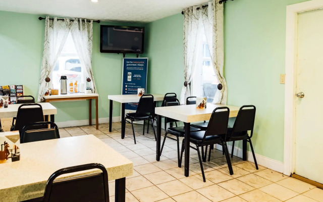 Rodeway Inn & Suites Carrollton