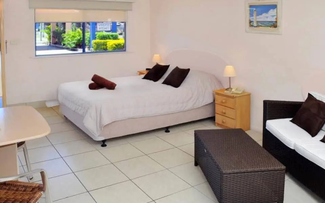 Yamba Twin Pines Motel – Guest Rooms – Yamba