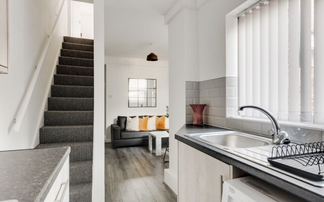 Vichy - Strathcona Suites, 3 Beds Houses in Wavertree
