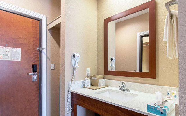 Comfort Inn and Suites Fredericksburg