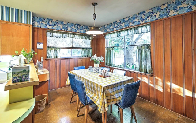 Mid-century Hideaway: Spacious Brownsville Home!