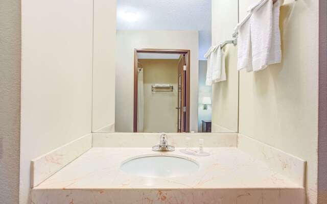 Super 8 by Wyndham Clinton