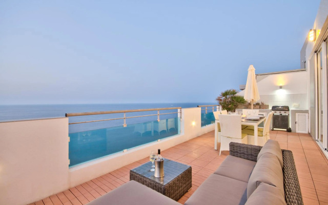Magnificent Seafront 2-bedroom Sliema penthouse