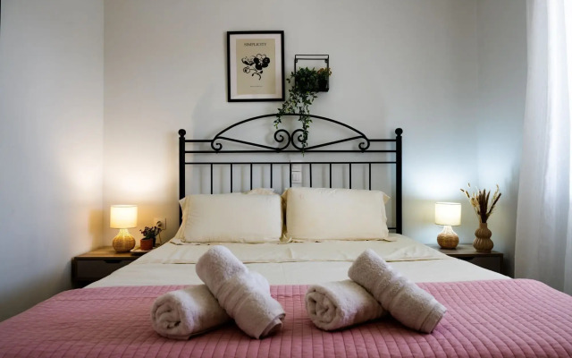 Tesys Studios & Apartments