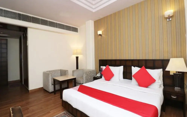 Capital O 307 Hotel The Class