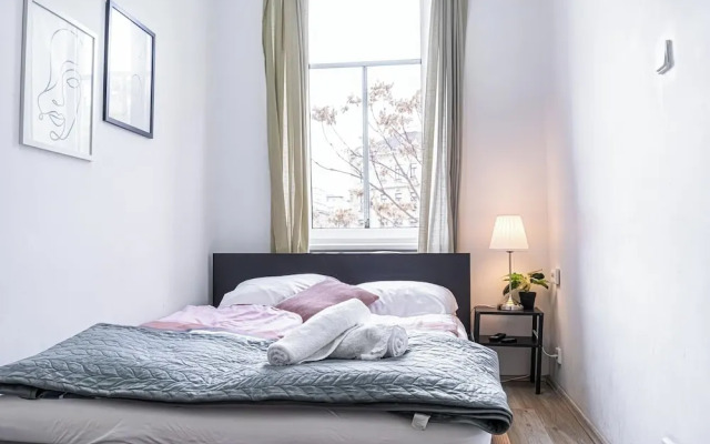 Cozy Room Shared Apt Millennium Tower