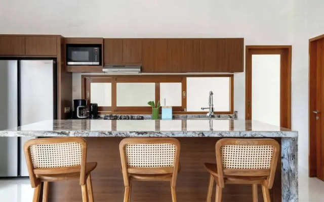 Luxurious Family 6 Br Villa in Seminyak Breakfast Include
