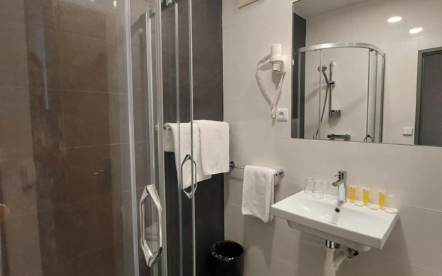 Hotel Avion
