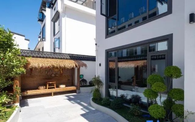 Wuyuan Shantang Muyue · MoonHill Secluded Holiday Villa — 3-star hotel in Shangrao