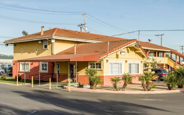 Rodeway Inn & Suites Oakland