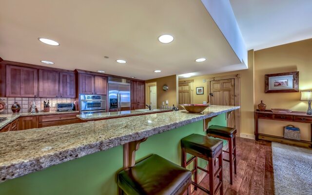 Luxury Three Bedroom Mountain Escape at Kirkwood Townhouse by RedAwning - фото 5