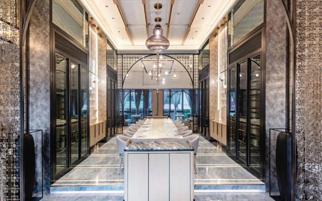 Sanya Golden Phoenix Sea View Hotel