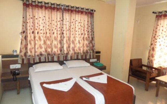 Hotel Shri Dwarka Deluxe & Lodging