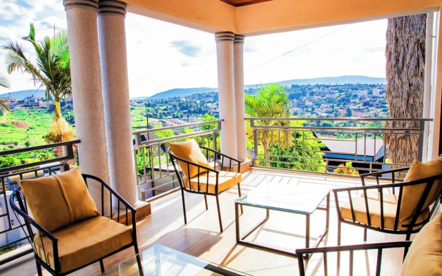 Netluna Villa Hotel & Tours