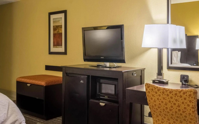Hampton Inn Clinton