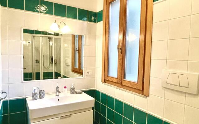 Villa in Posizione Panoramica-Villa Punta Pareti