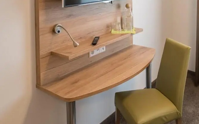 The Outlet Hotel
