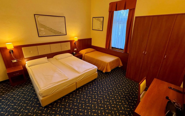 Hotel Benaco