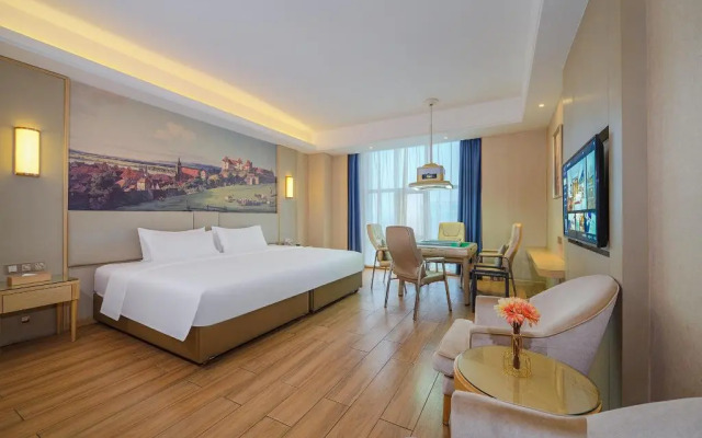 Vienna International Hotel Qishi Center Branch in Dongguan, Guangdong.