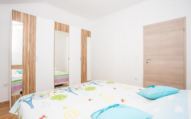 Apartments Vladimir 2835 / One Bedroom A4