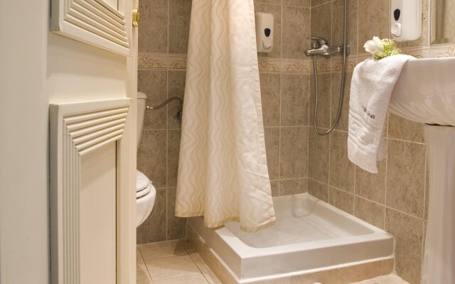 Piraeus City Hotel