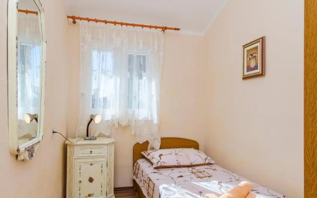 Sunny Apartment