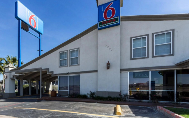 Motel 6 Fort Worth, TX - Seminary