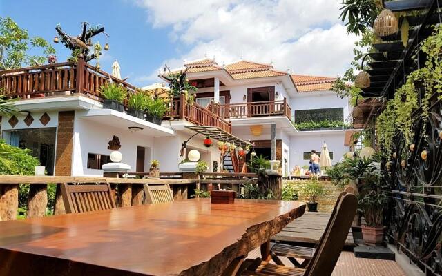 Antonios Villa Hotel