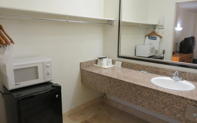 Travelodge by Wyndham Banning CA Near Casino/Outlet Mall